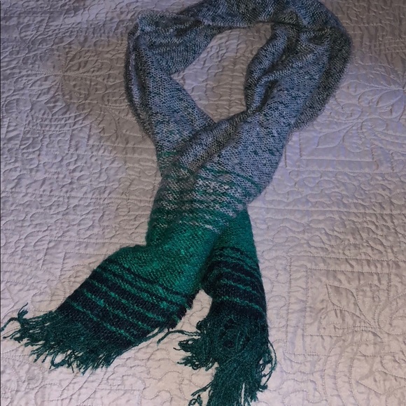 Scarfs - Picture 8 of 8